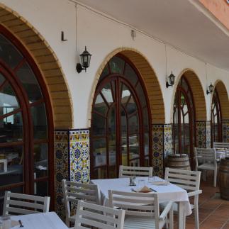 Bar avec terrasse