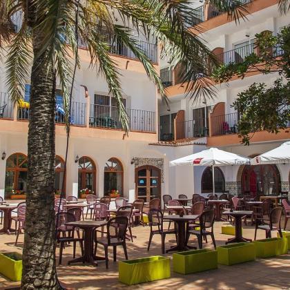 A wide gastronomic offer at Hotel Comarruga Platja